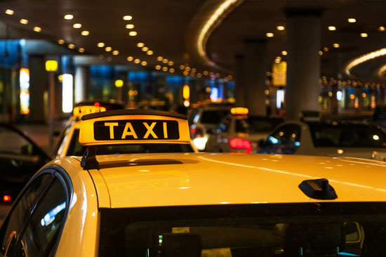 You are currently viewing Top Benefits of Using the Best Maxi Taxi Service
